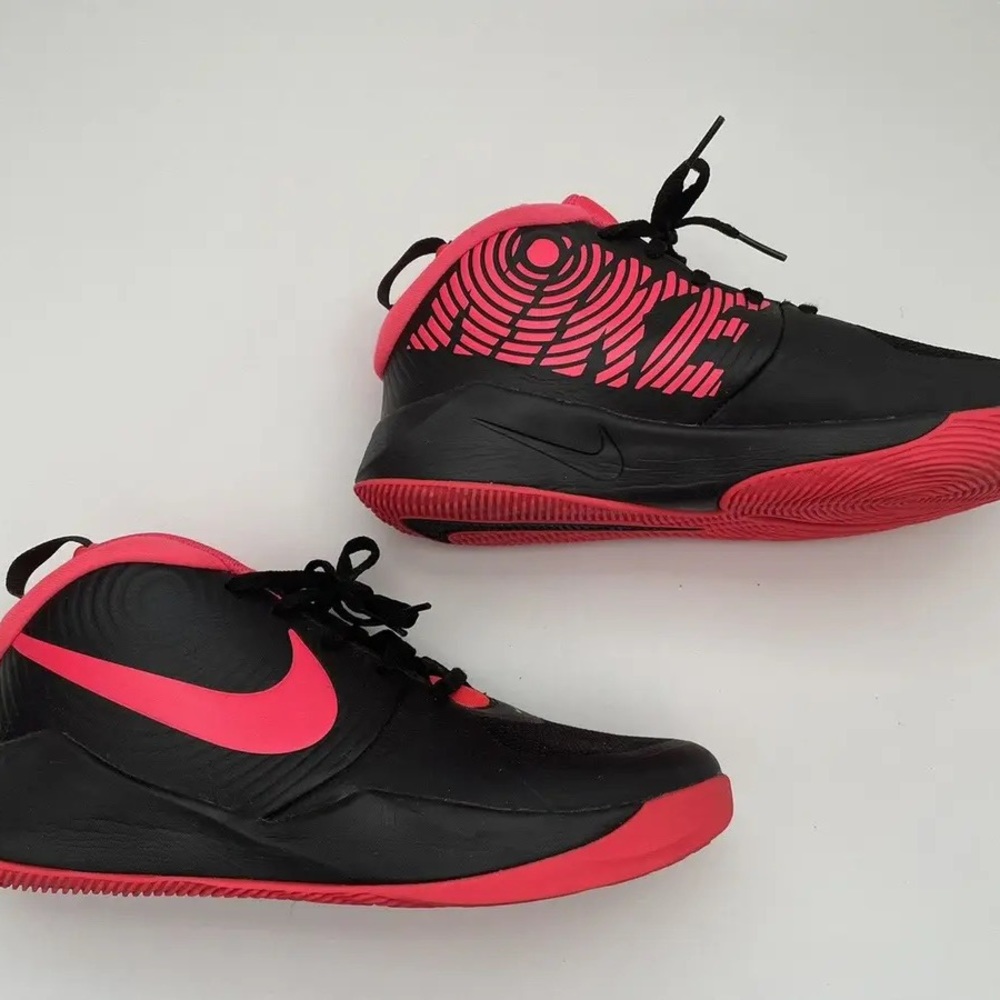 BRAND NEW Nike team Hustle D9 GS